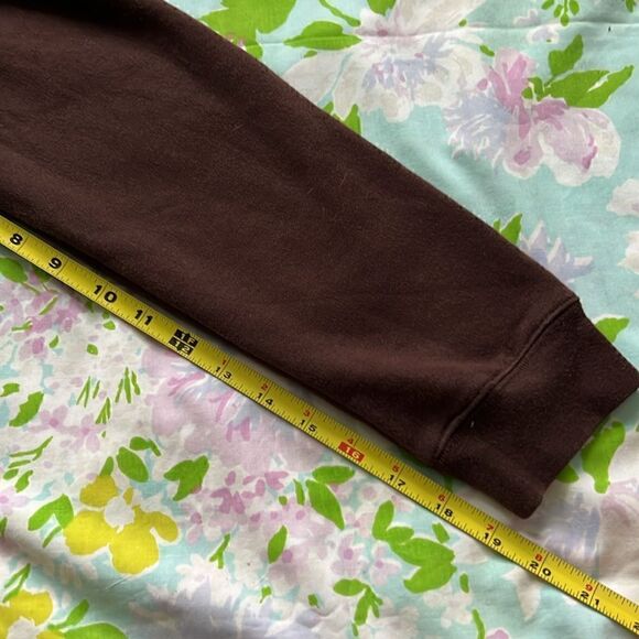 Cardinal Embroidered Needlepoint Sweatshirt - L - Picture 6 of 9